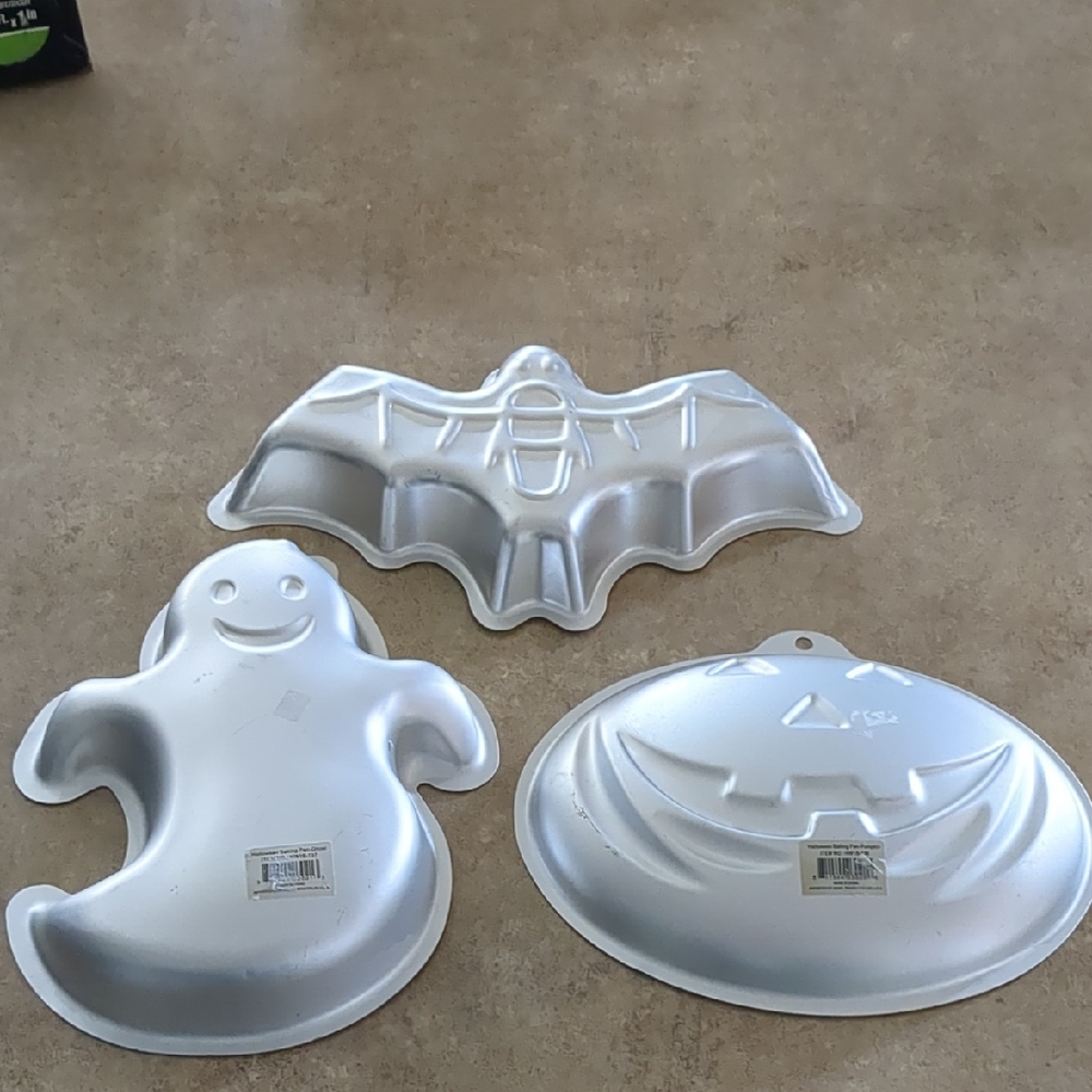 Silver Halloween Cake Pans Set